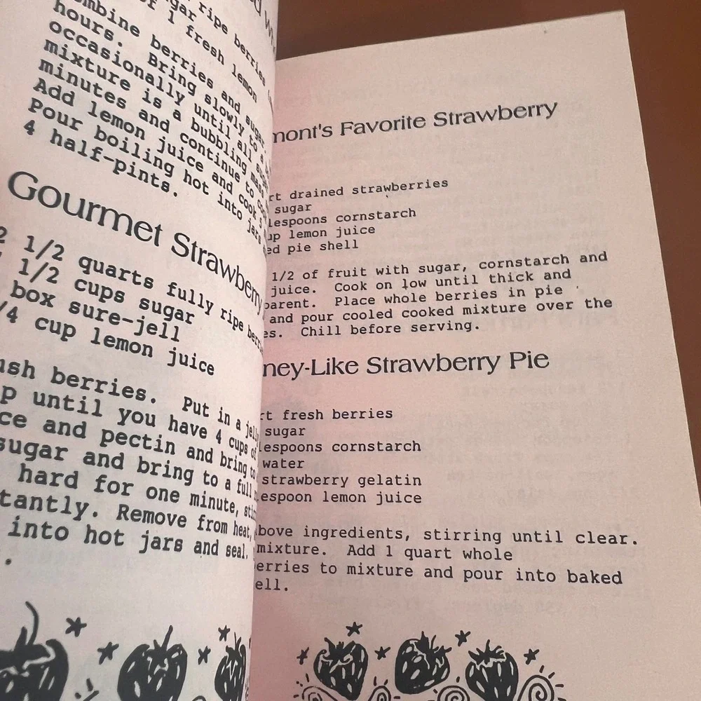 Vintage Belmont Berry Farm Strawberry Recipes 20th Anniversary Cookbook Virginia